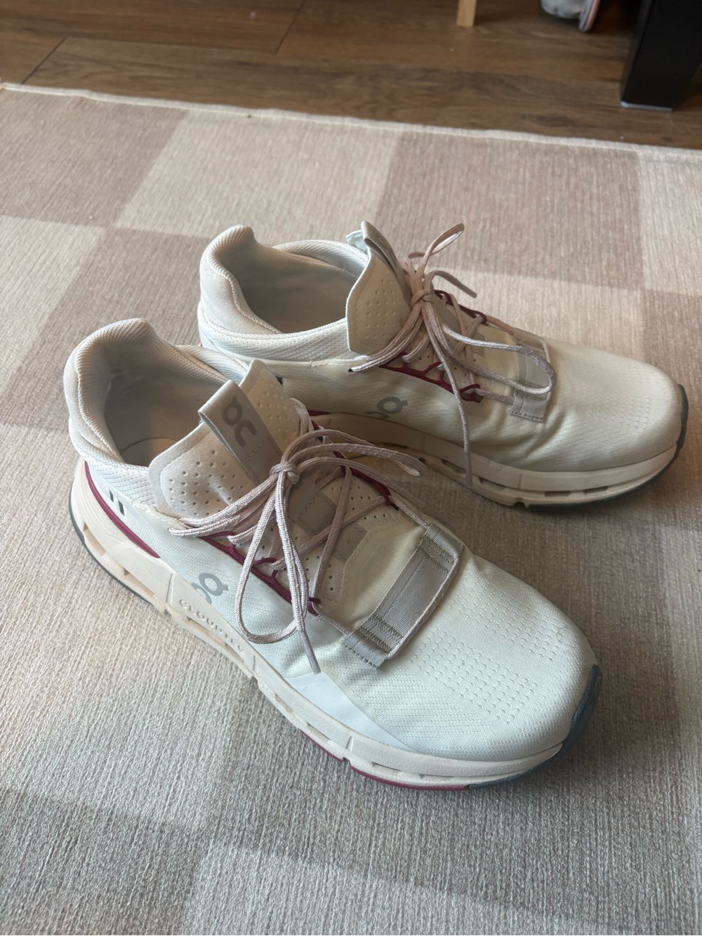On Running Women's Off-White Trainers with Burgundy Accents